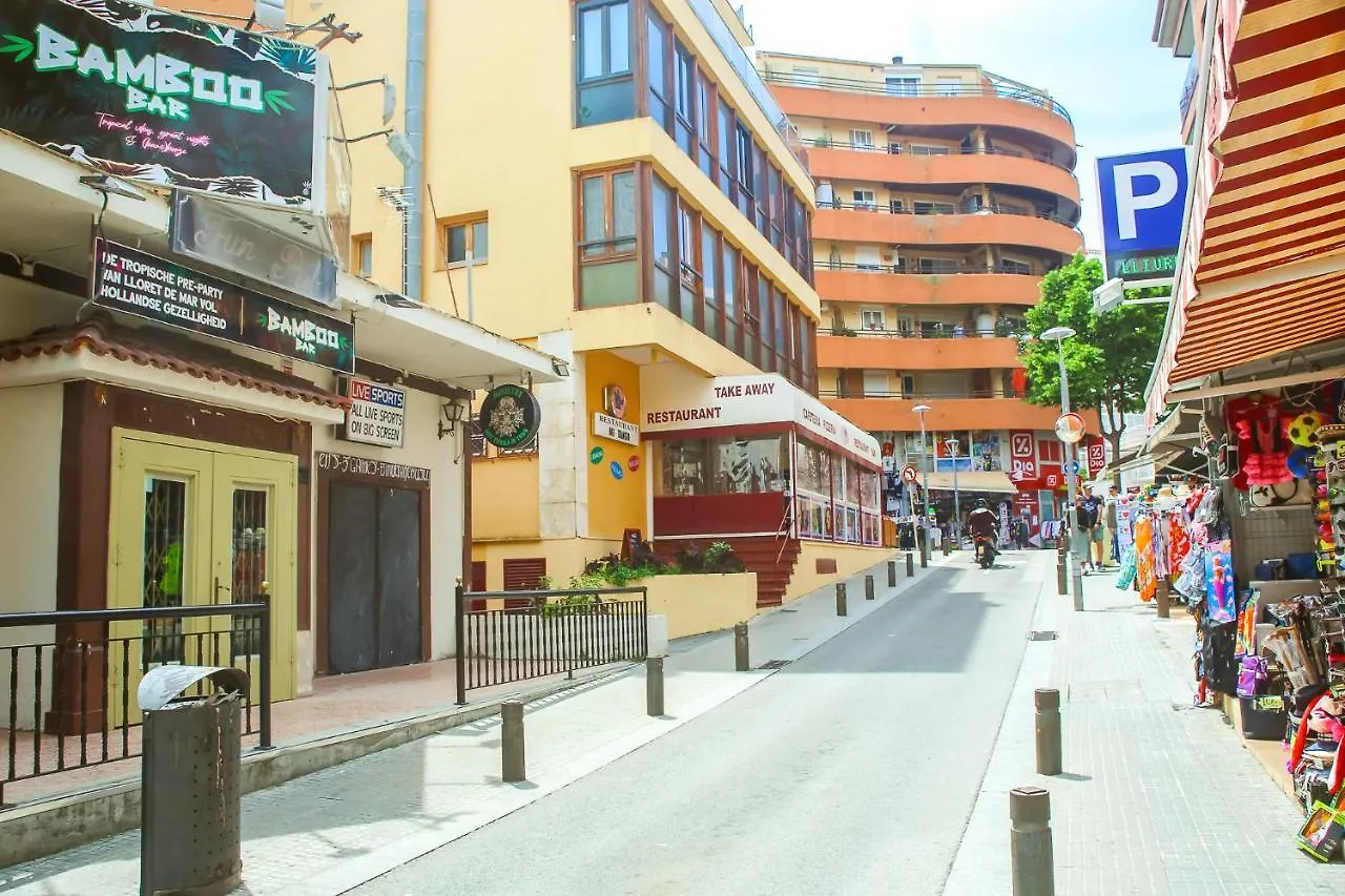 Central Beach Modernist Apartment Lloret de Mar